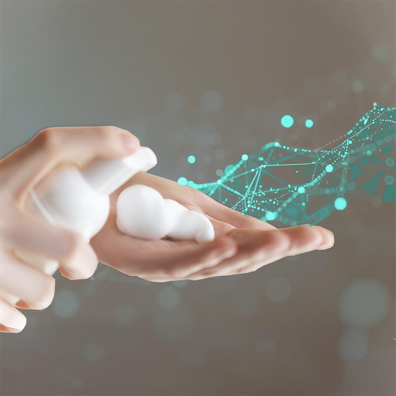 PhytoPyo-Mousse-nettoyante-IA-mains Mousse Nettoyante PhytoPyo - Notre I.A.<br />
Mousse déposée dans une main illuminée par de l'Intelligence Artificielle